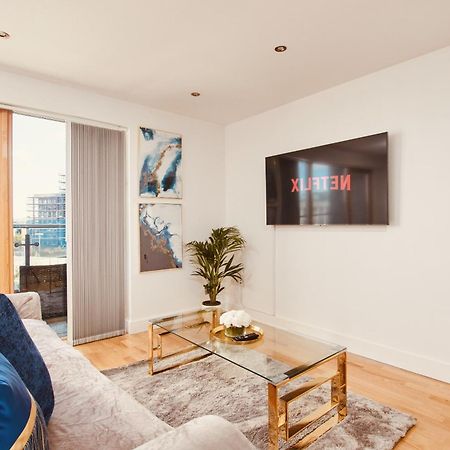 King Deluxe City Apt Large Space& Free Parking! No Balcony ليدز المظهر الخارجي الصورة