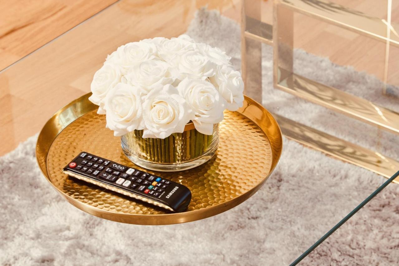 King Deluxe City Apt Large Space& Free Parking! No Balcony ليدز المظهر الخارجي الصورة