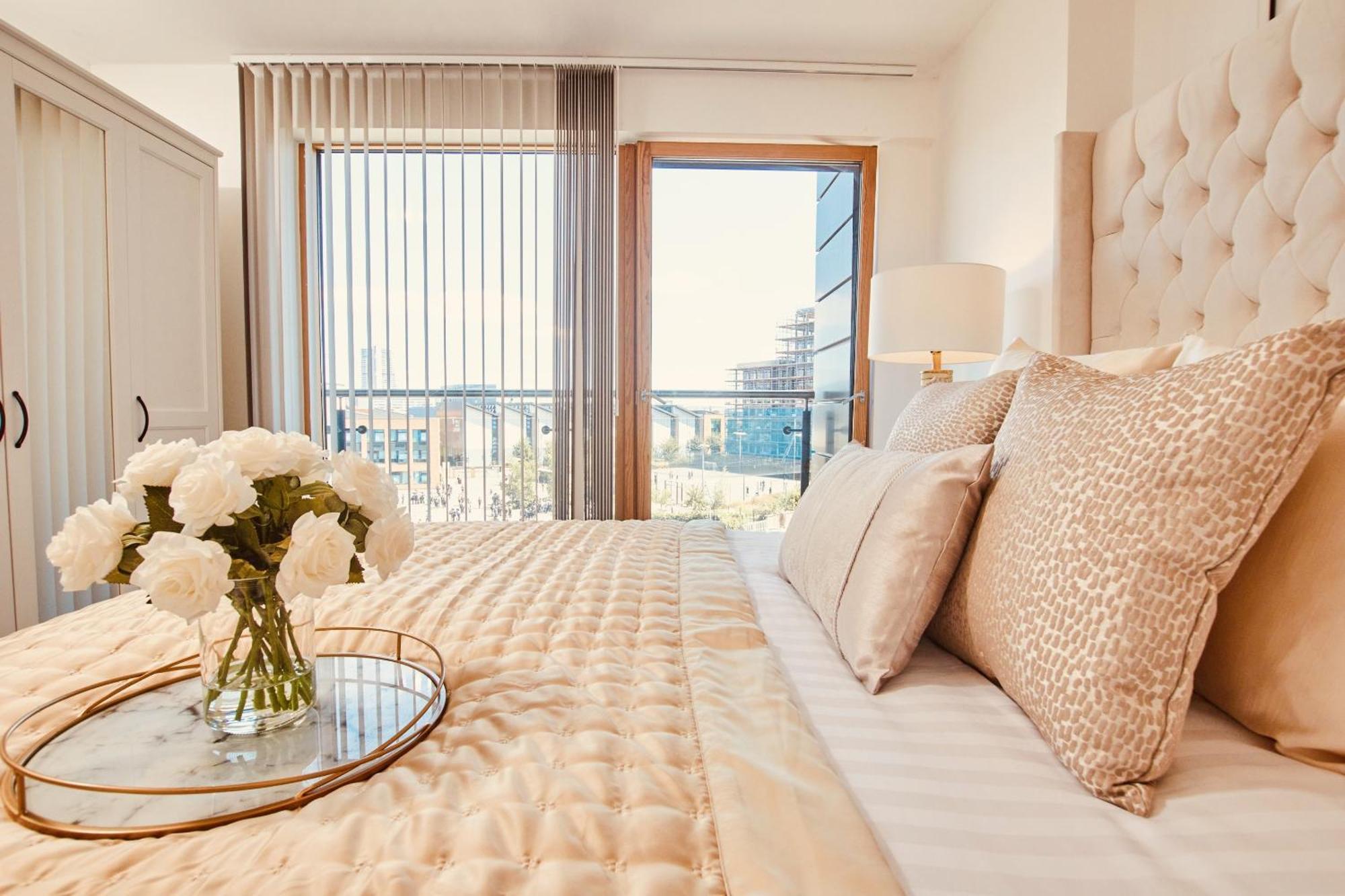 King Deluxe City Apt Large Space& Free Parking! No Balcony ليدز المظهر الخارجي الصورة