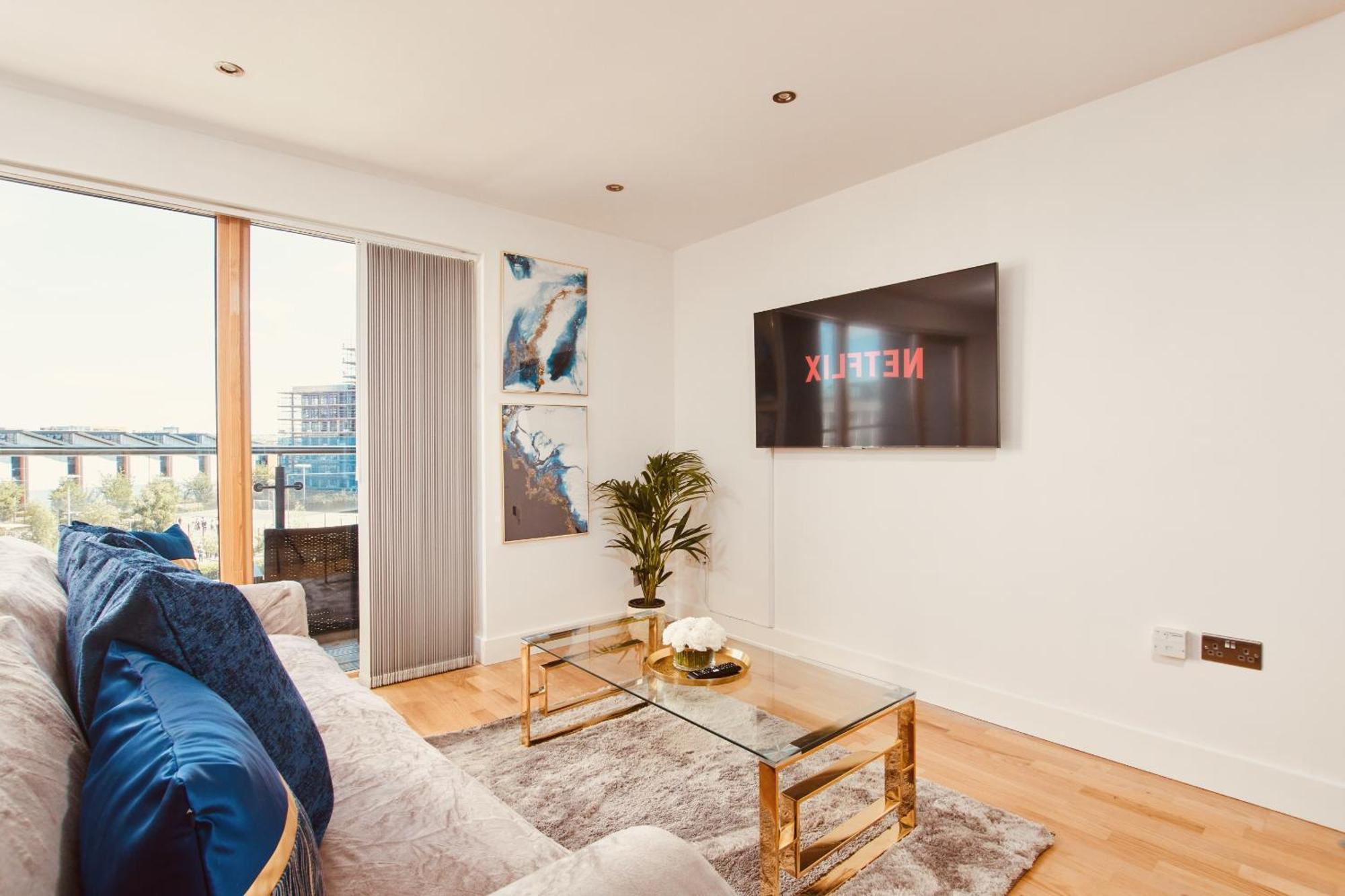 King Deluxe City Apt Large Space& Free Parking! No Balcony ليدز المظهر الخارجي الصورة